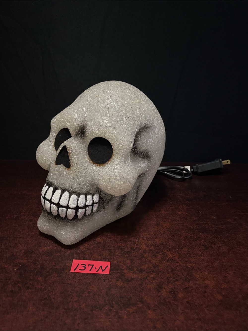 RARE Halloween skeleton skull head melted, plastic popcorn, Blowmold lamp